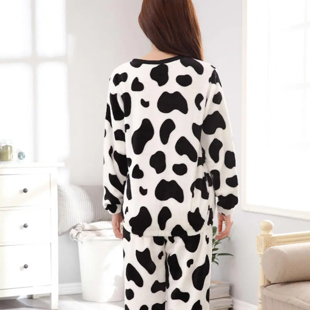 2Pcs/Set Women Pajamas O-Neck Long Sleeves Elastic Waistband Loose Fit Winter Milk Cow Pattern Plush Top Pants Homewear Set